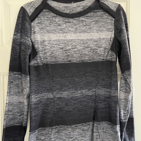 Athletic Top - Picture 1 of 4